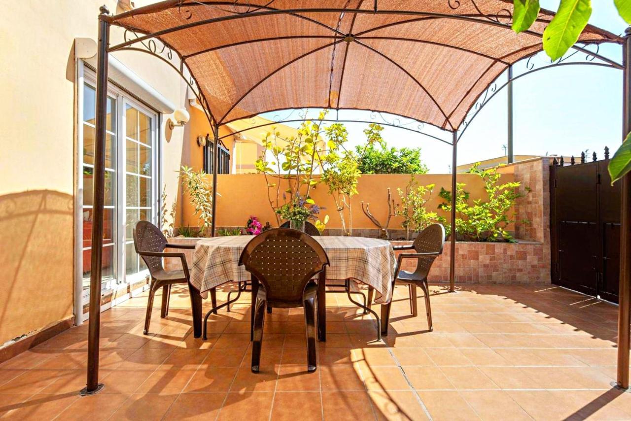 Remarkable 2-Bed House In Arona Arona  Zewnętrze zdjęcie